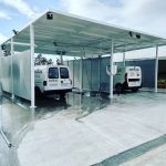 Δύο θέσεις πλυσίματος αυτοκινήτων