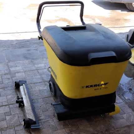 Επισκευή μηχανής δαπέδου Karcher